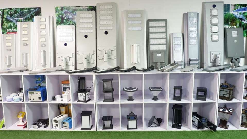 all in one solar street lamp show room with high quality solar street lamp manufacturer